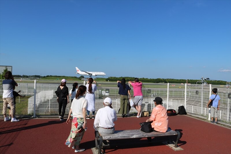 十余三「東雲の丘」から成田空港の滑走路Ｂを撮影