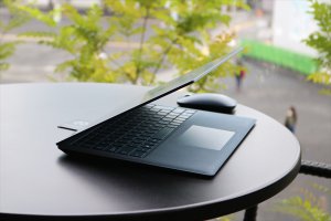 Surface Laptop 2｜サーフェスラップトップ2