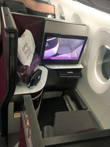 カタール航空ビジネスクラス：羽田ードーハ A350-1000